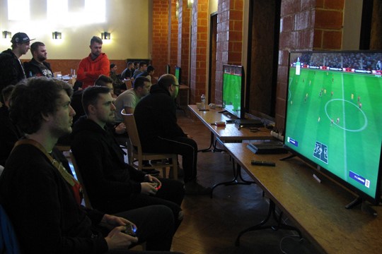 Soutěž FIFA na playstationu pokračovala dalším turnajem