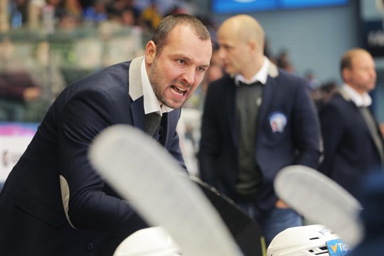 Ladislav Čihák premiérovou sezonu v roli hlavního kouče oslavil bronzem