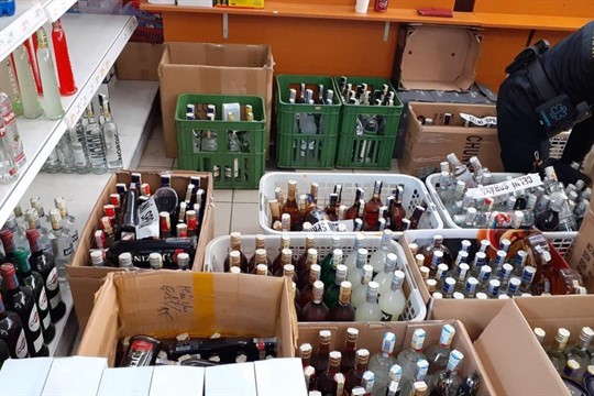 Padělky, cigarety, ale i hazard a nelegální práce. Plzeňští celníci zveřejnili statistiky za loňský rok!