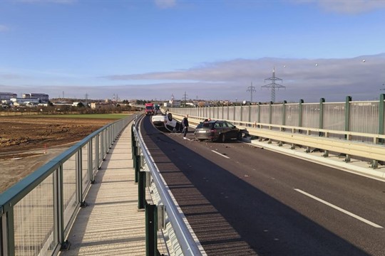 Nehoda na estakádě nového obchvatu nejspíš změní značení. Ve hře je zákaz předjíždění!