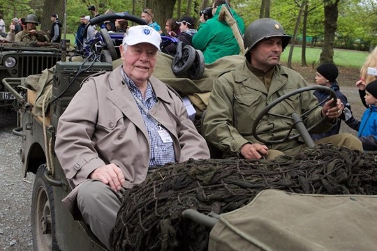 Z konvoje už Plzeňanům nezamává. Zemřel další z veteránů, který pomáhal osvobodit západní Čechy!