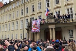 VIDEO: Jak Plzeňané hodnotí úřadování Miloše Zemana? Co očekávají od Petra Pavla?