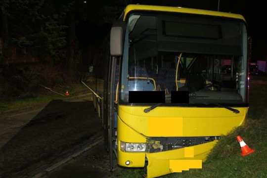 Chtěl jsem si splnit sen, řekl policistům mladík poté, co havaroval s kradeným autobusem