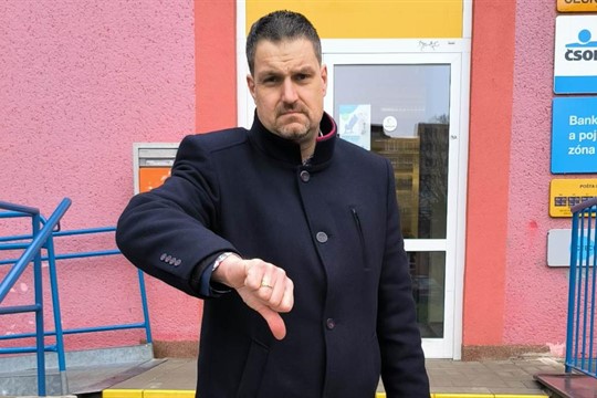 VIDEO: Naštvaný starosta: Navrhli zrušení jediné pošty na sídlišti plném seniorů!