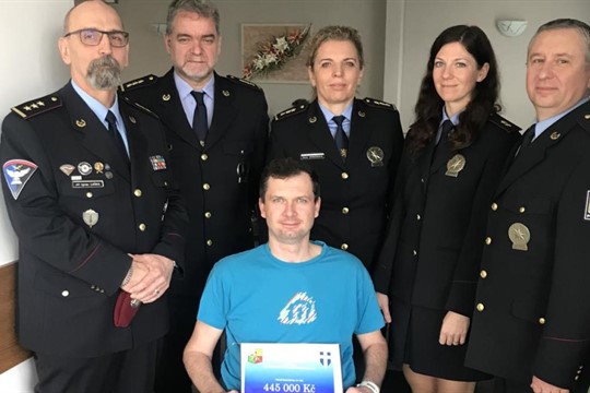 Policista Jiří ochrnul po skoku do vody, pomůže mu sbírka. Nečekal jsem to a moc všem děkuji, říká