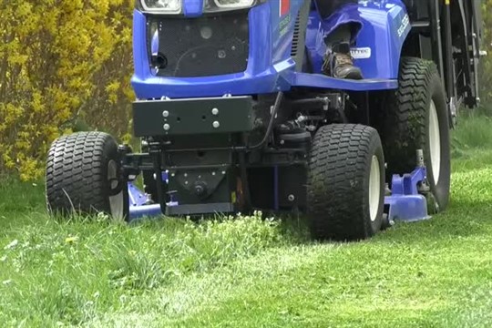 O veřejnou zeleň se v Hrádku nově stará pouze radnice
