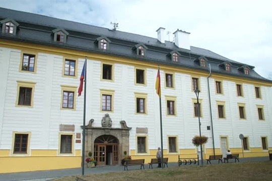 Nový Bor rozdělil na dotacích miliony korun