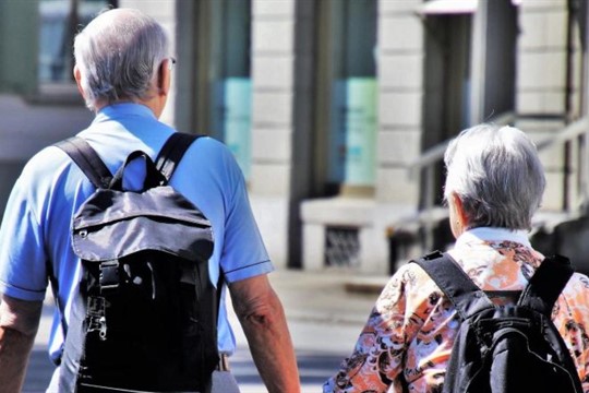 V Karlovarském kraji startuje populární anketa Senior roku!