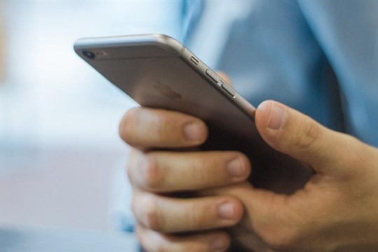 Nový typ podvodů: Falešný pracovník mobilního operátora připravil muže o 850 tisíc!