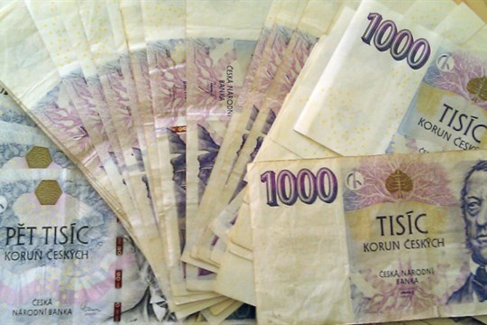 Od začátku roku mzda v Plzeňském kraji stoupla o více než 8 procent. Reálně ale klesla