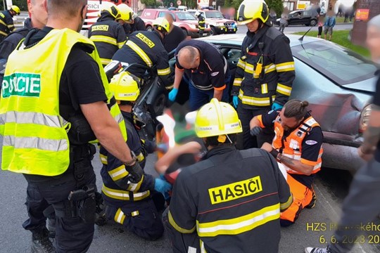 Vážná nehoda uzavřela silnici v Sušici. Viník nadýchal přes 3 promile!