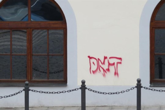 V Klatovech řádil sprejer, hrozí mu vězení!