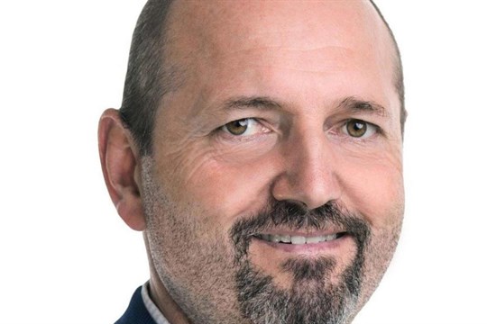 Největší zakázka Plzeňského kraje na autobusy nebyla udělána ideálně, říká senátor Pavel Karpíšek