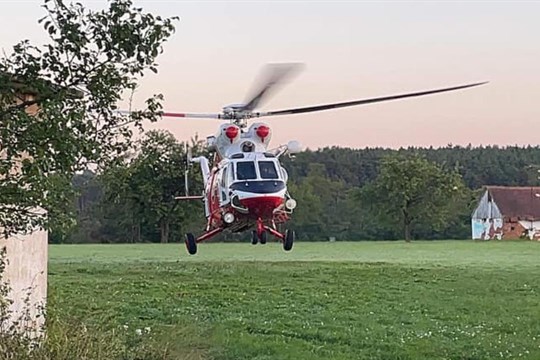 Vážný úraz mladíka na severním Plzeňsku. Kvůli krvácení tepny pro něj letěl vrtulník!