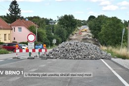 U Rohlenky platí uzavírka, silničáři budují nový most
