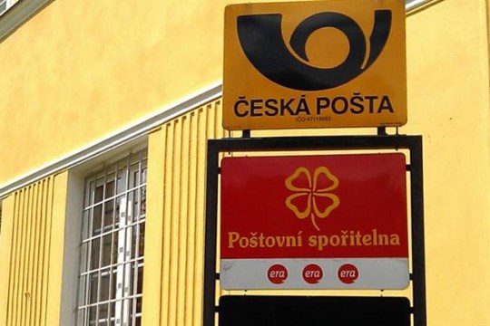 Zfetovaný muž v Plzni vyhrožoval podpálením pošty