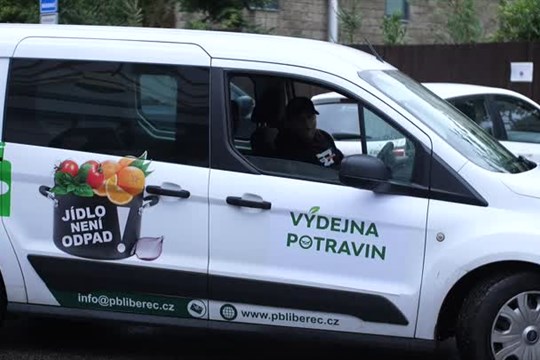 Potravinová banka rozváží balíčky až ke klientům