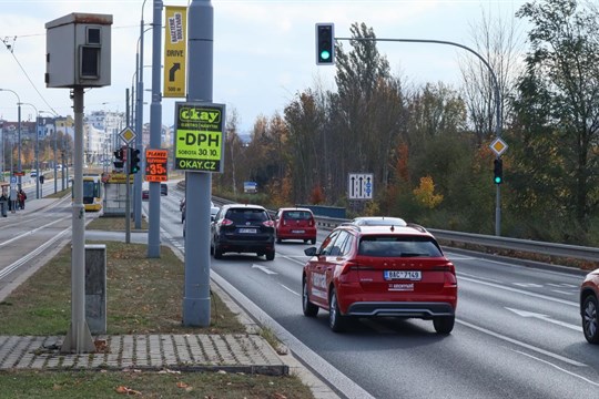 Dávejte si pozor, jak rychle jedete. Přinášíme seznam ulic, kde v září hlídkují strážníci s radarem!