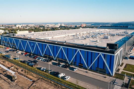 Společnost Ball Corporation představila nejmodernější závod na výrobu nekonečně recyklovatelných hliníkových nápojových plechovek v ČR