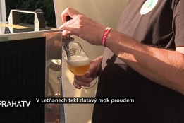 V Letňanech tekl zlatavý mok proudem