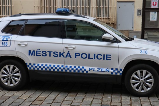 Plzeňští strážníci mohou s volajícím navázat videopřenos nebo chat