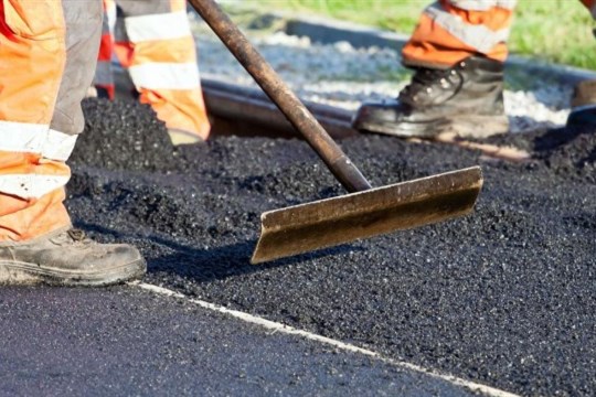 Oprava poškozené vozovky omezí dopravu na dálnici D5