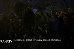 Letňanami prošel čertovský průvod z Krkonoš