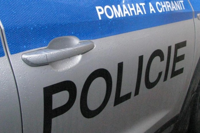 Rozruch v plzeňské MHD. Muž tam hajloval před cestujícími i před policisty