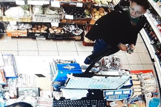 Mikuláš, čert a anděl přišli za dětmi i na letiště!