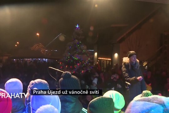 Praha Újezd už vánočně svítí