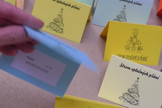 Stromy splněných přání rozdávají radost dětem