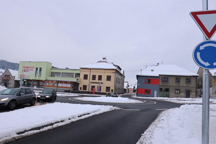 Řidičům slouží nový průtah Kolincem na silnici z Klatov na Sušici