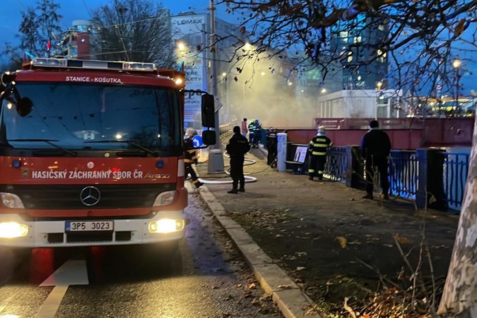 Aktualizováno: Na plzeňské Náplavce hořelo!