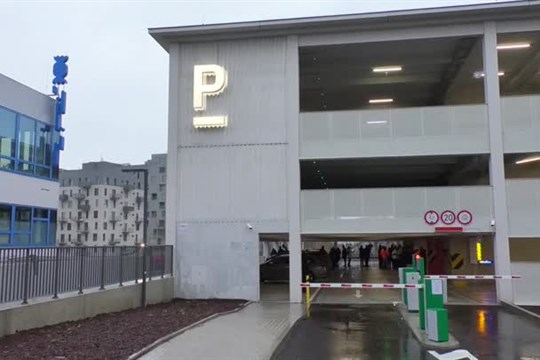 Parkovací dům v centru Liberce spustil provoz