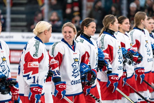 Karlovy Vary musí o pořádání mistrovství světa žen v ledním hokeji ještě zabojovat    