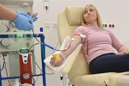 Hasiči z Karlovarského kraje opět darovali krev, tentokrát na nové transfúzní stanici
