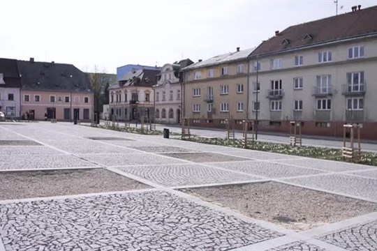 Nové Město se chlubí obnoveným náměstím