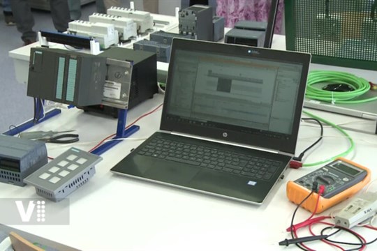 Studenti průmyslovky dostali dar za milion