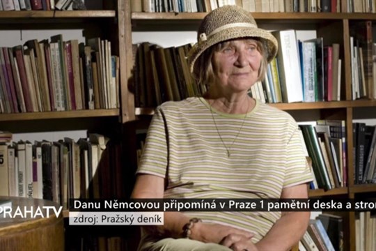 Odkaz Dany Němcové připomíná v Praze 1 pamětní deska a strom