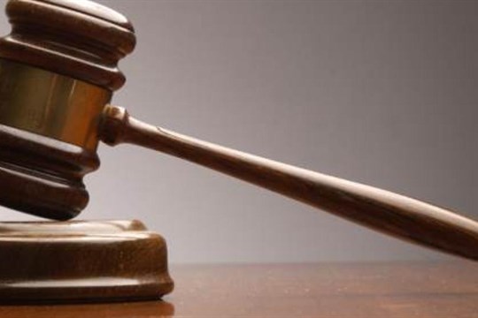 Krajský soud v Plzni poslal ženu za smrt novorozeného syna na šest let do vězení