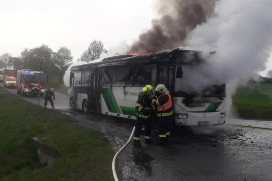 Aktualizováno: Na jižním Plzeňsku hořel autobus!