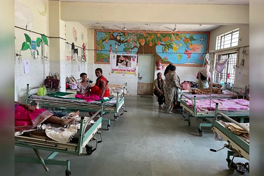 Zdravotníci z FNOL pomáhali chudým obyvatelům vesnice v Indii