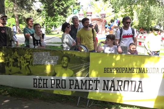 Běh pro Paměť národa v Uherském Hradišti: rekordní účast a téměř 40 tisíc hrdinům