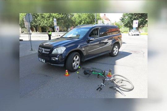 Seniorka se před jízdou na kole posilnila alkoholem