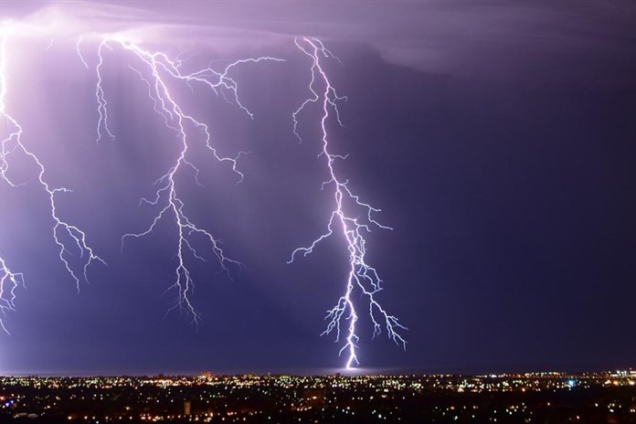 Meteorologové varují: Jihozápad Čech mají zasáhnout silné bouřky