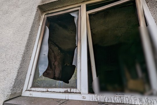Při požáru rodinného domu v Českém Těšíně zasahovalo pět hasičských jednotek, dva lidé byli intoxikováni