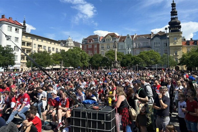 Finálový zápas Česko - Švýcarsko  budou lidé sledovat v hospodách i na náměstích