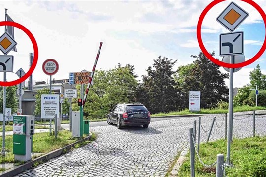 V areálu Fakultní nemocnice Olomouc se mění dopravní řešení