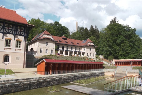 Sluneční lázně v Luhačovicích už září v plné kráse