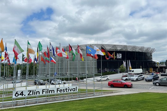První den ZFF nabídne filmový hit Barbie, koncert Bena Cristovao a slavnostní ohňostroj. Zlatý střevíček převezme Hynek Bočan